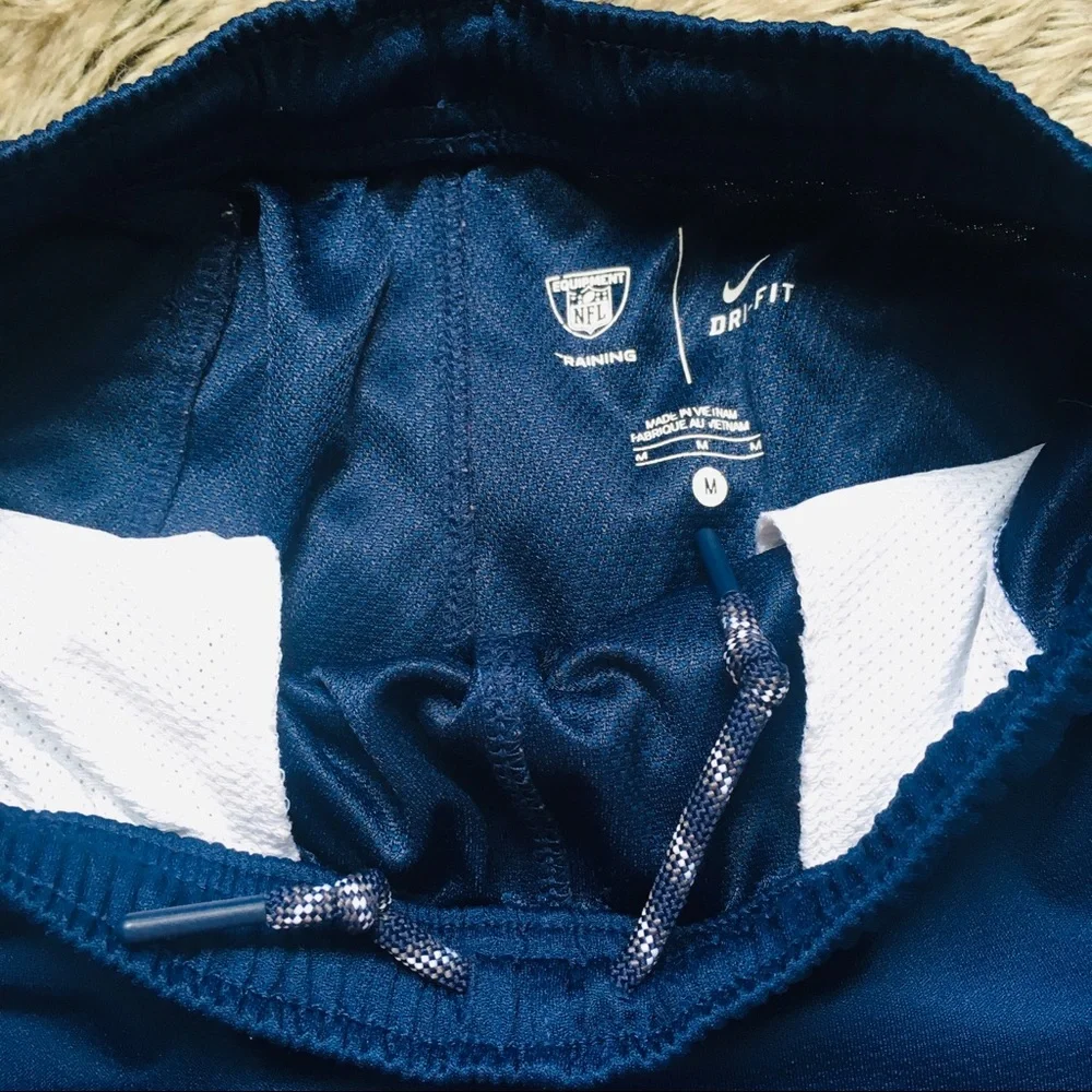 NFL NIKE boy’s navy dry fit athletic shorts size medium